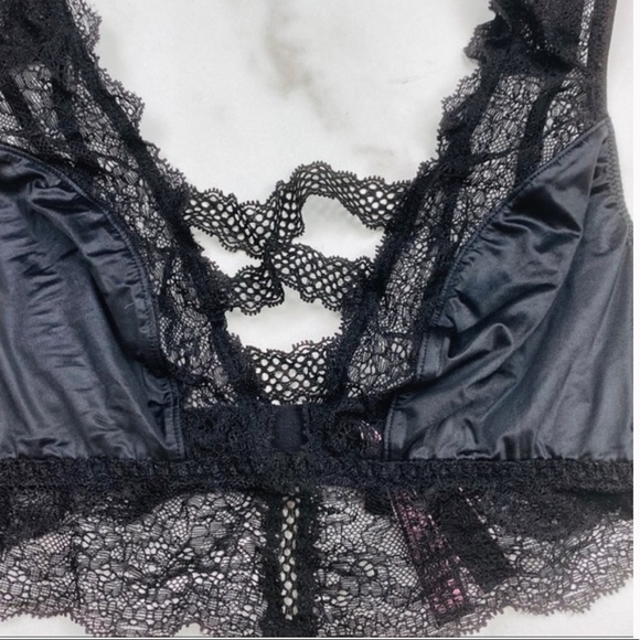 Victoria Secret | Lace Bra - Picture 3 of 5